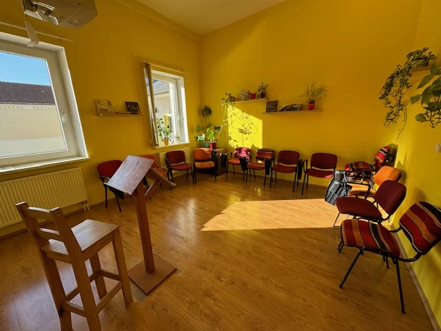 Učebňa jazykovej školy EDA v Rožňave